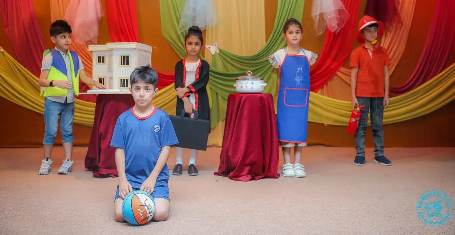 ئێمە کاردەکەین بۆ بنیادنانی داهاتوویەکی باشتر